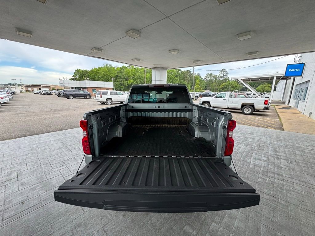 Used 2023 Chevrolet Silverado 1500 LT w/ Z71 Off-Road Package image 9