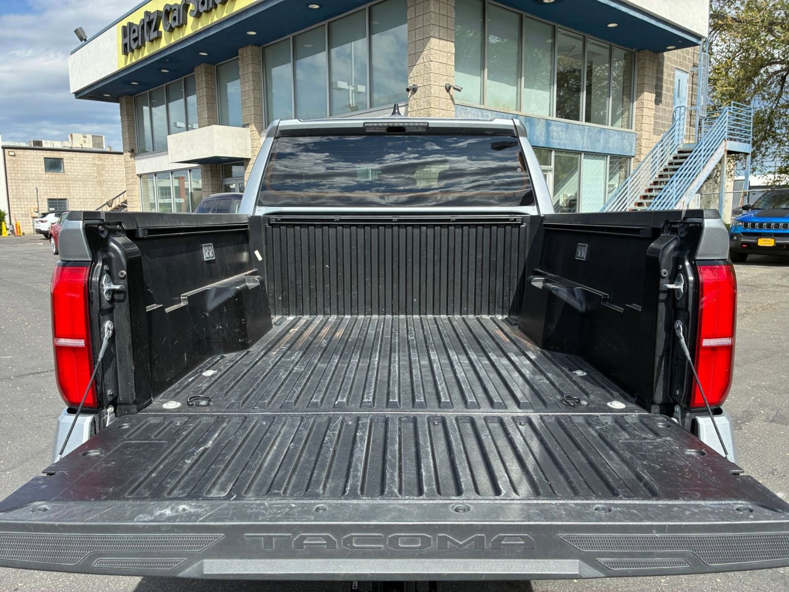 Used 2025 Toyota Tacoma TRD Off-Road image 30