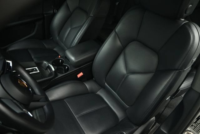 Used 2024 Porsche Macan AWD/4WD image 53