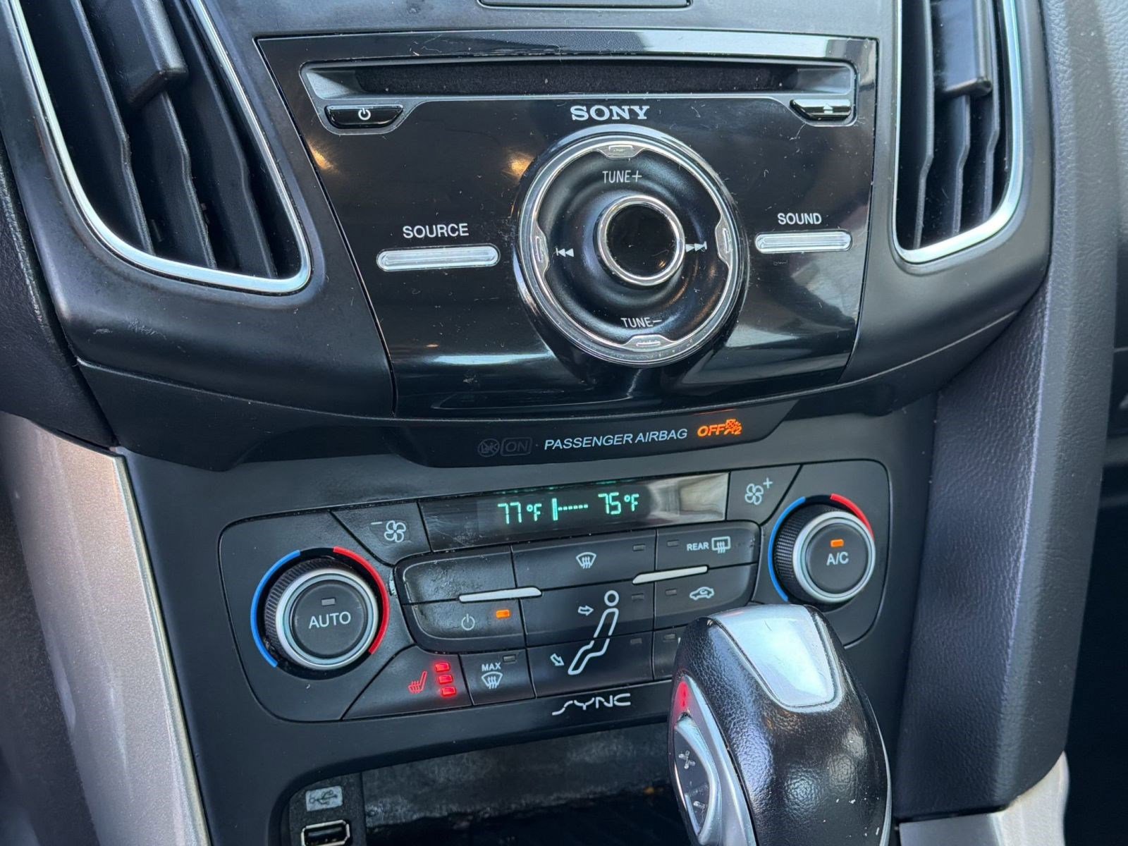 Used 2018 Ford Focus Titanium FWD image 16