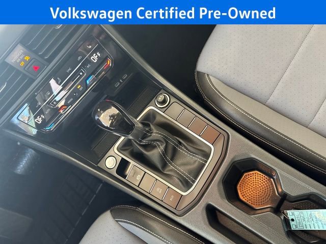 Certified 2025 Volkswagen Jetta SE w/ Sunroof Package image 28