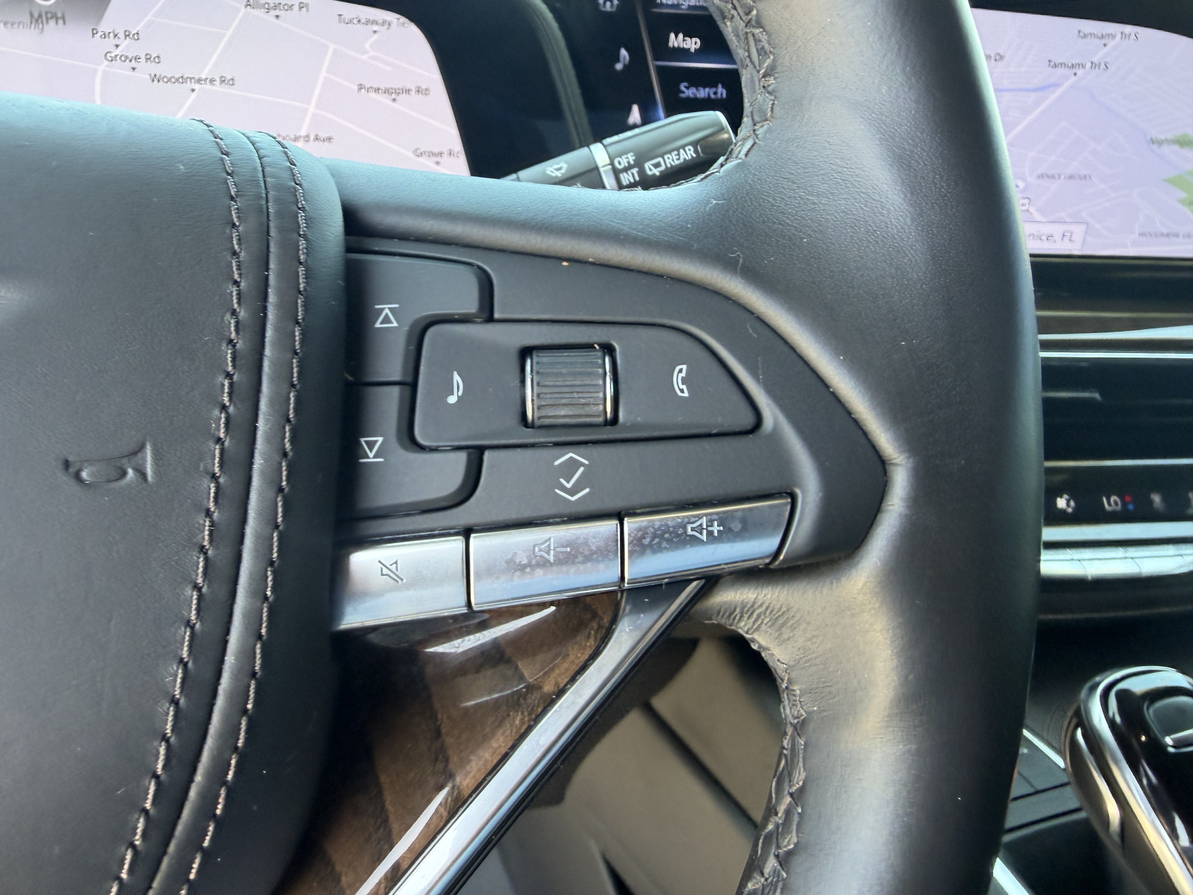 Certified 2024 Cadillac Escalade ESV Sport Platinum w/ LPO, ONYX Package AWD/4WD image 32