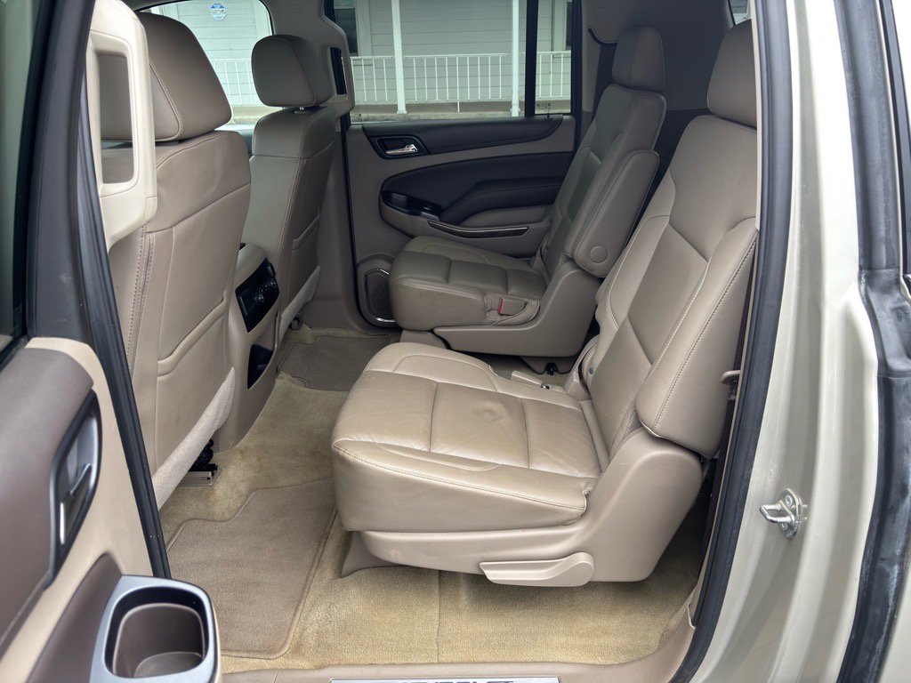 Used 2017 Chevrolet Suburban LT image 16