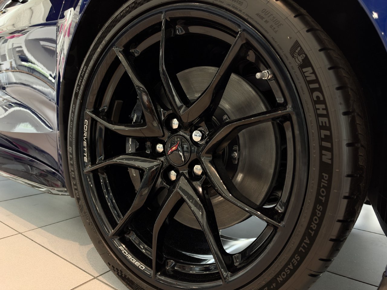 New 2027 Chevrolet Corvette Grand Sport w/ Stealth Interior Trim Package RWD image 11
