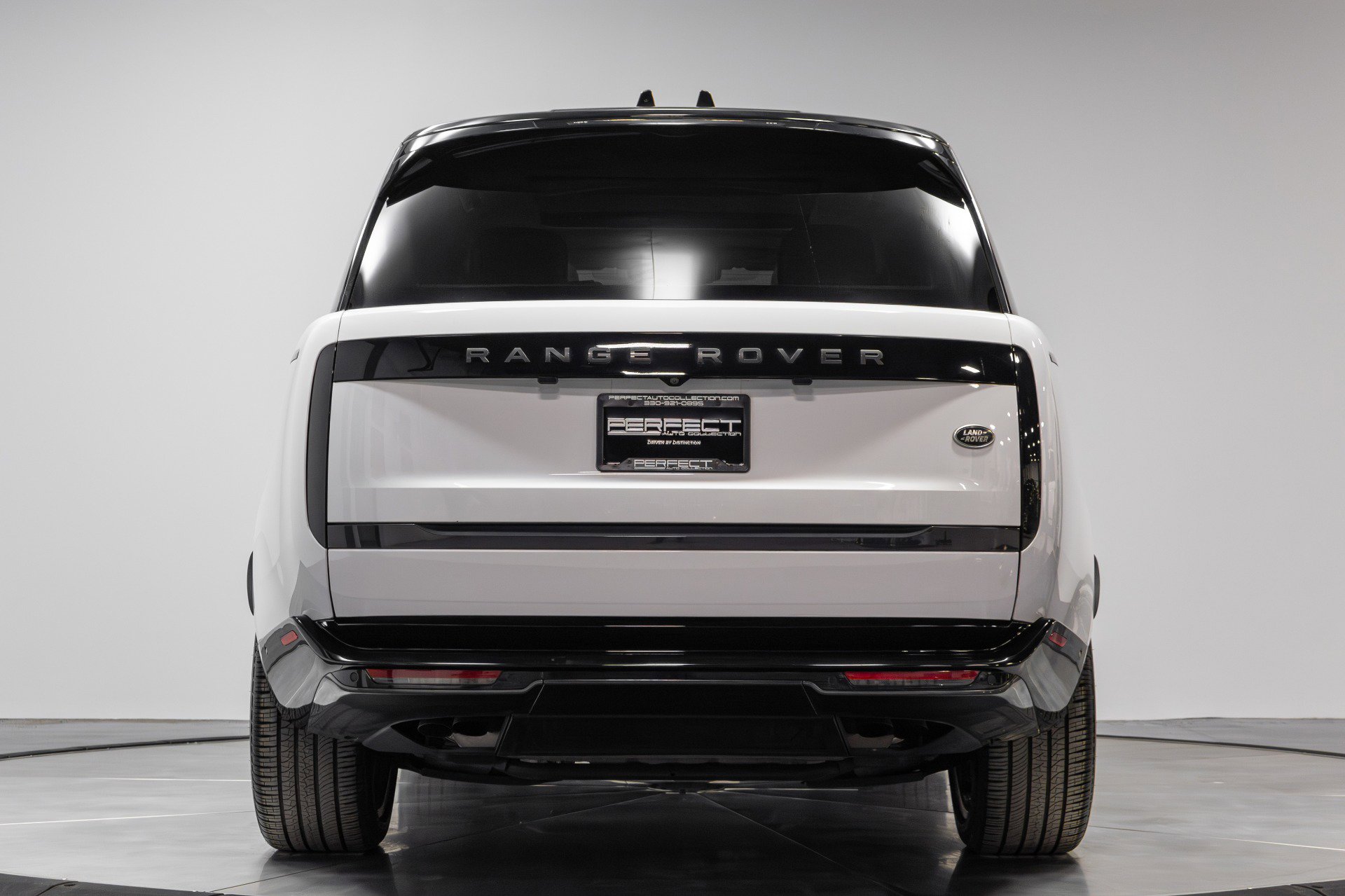 Used 2023 Land Rover Range Rover Long Wheelbase Autobiography image 46