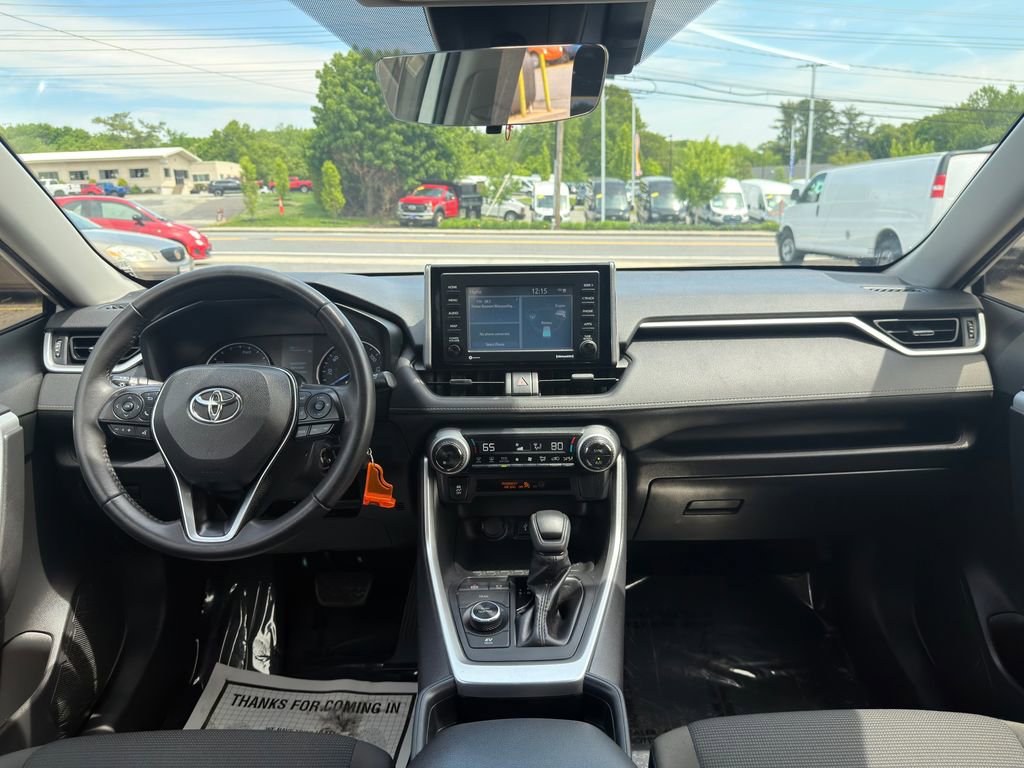 Used 2020 Toyota RAV4 LE AWD/4WD image 18