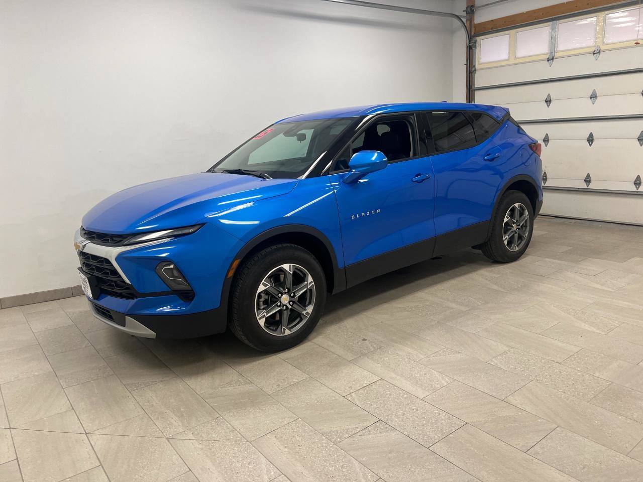Used 2025 Chevrolet Blazer LT AWD/4WD image 10