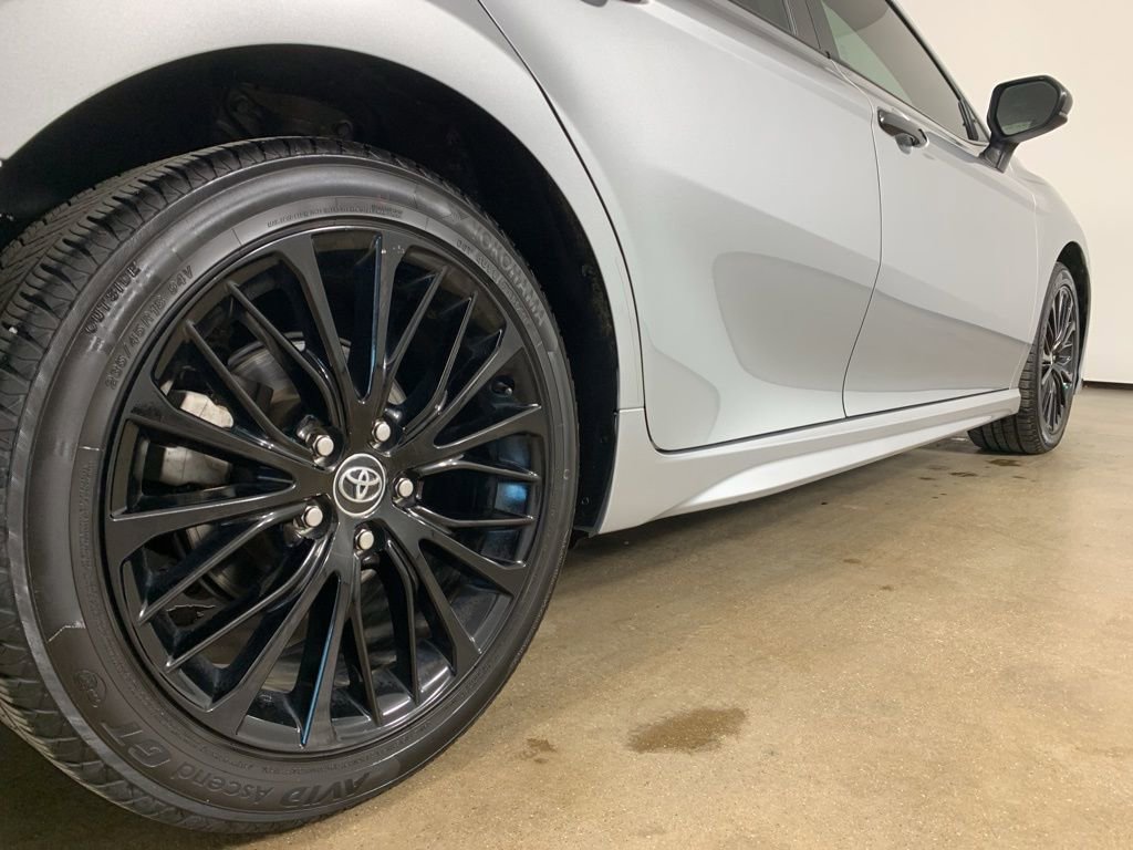 Used 2020 Toyota Camry SE image 9