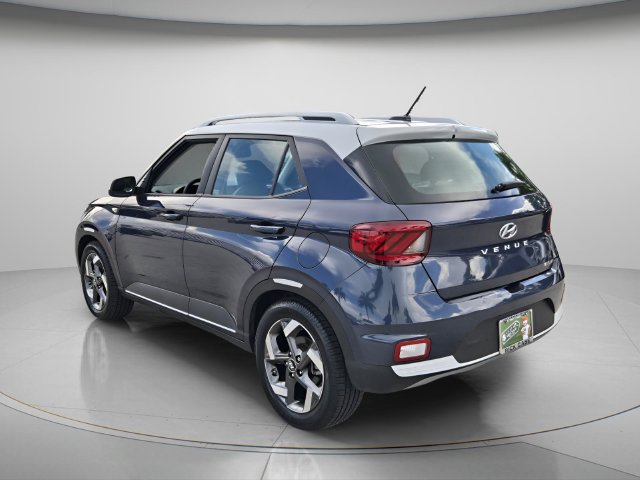 Used 2023 Hyundai Venue Limited w/ Cargo Package FWD image 8