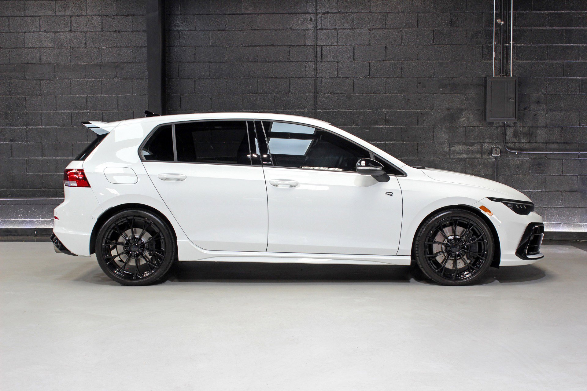 Used 2025 Volkswagen Golf R Black Edition w/ Euro Stye Package image 21