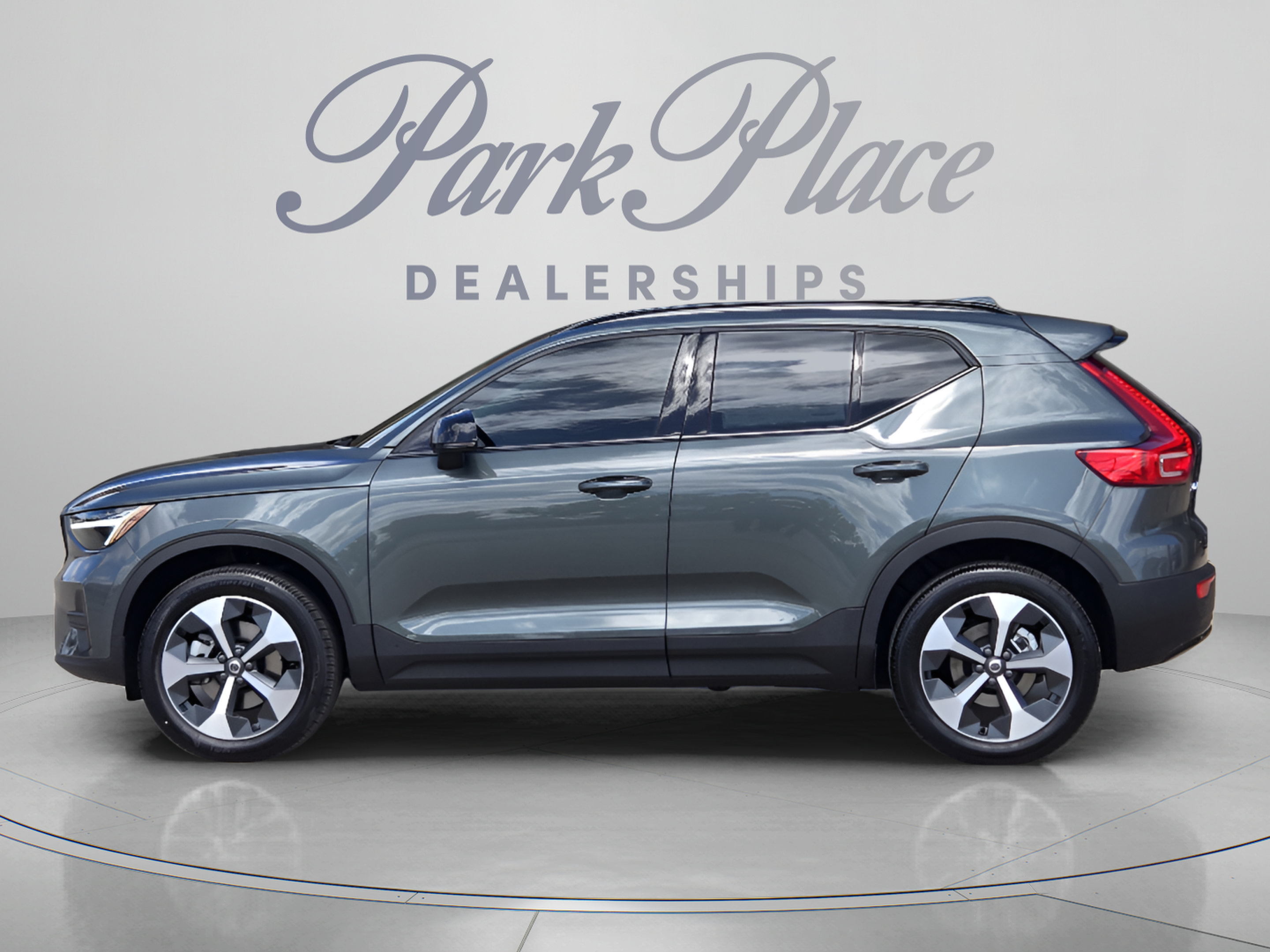 New 2026 Volvo XC40 B5 Core w/ Climate Package AWD/4WD image 2