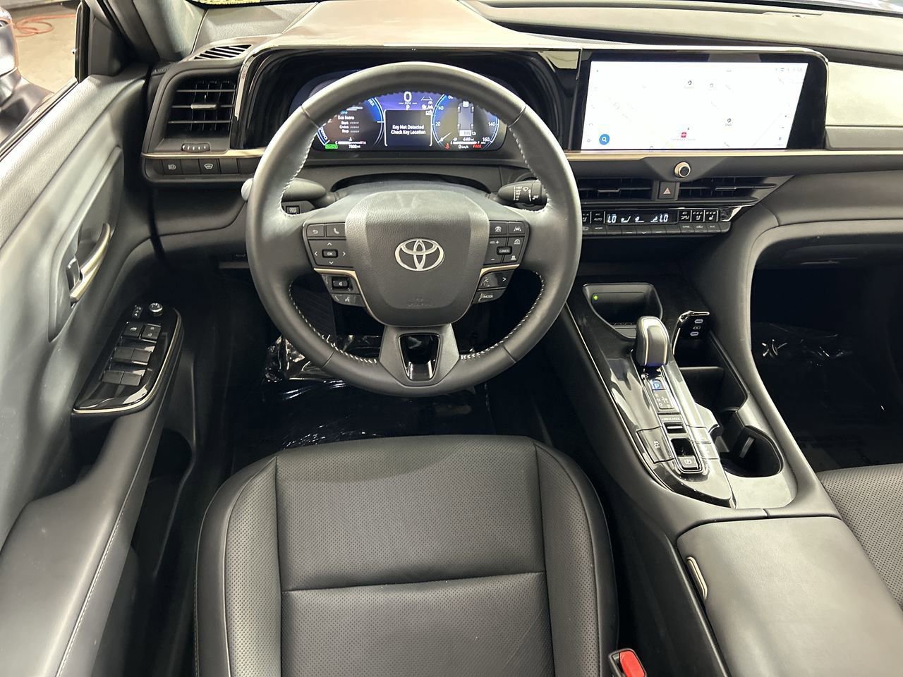 Used 2026 Toyota Crown XLE AWD/4WD image 22