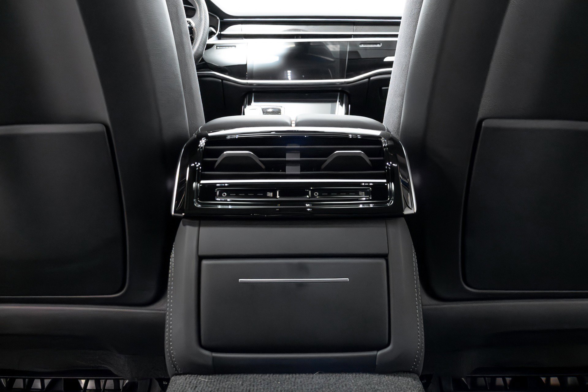 Used 2023 Audi S8 image 29