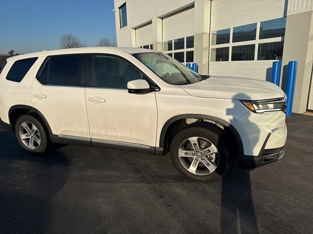 Certified 2025 Honda Pilot EX-L image 3