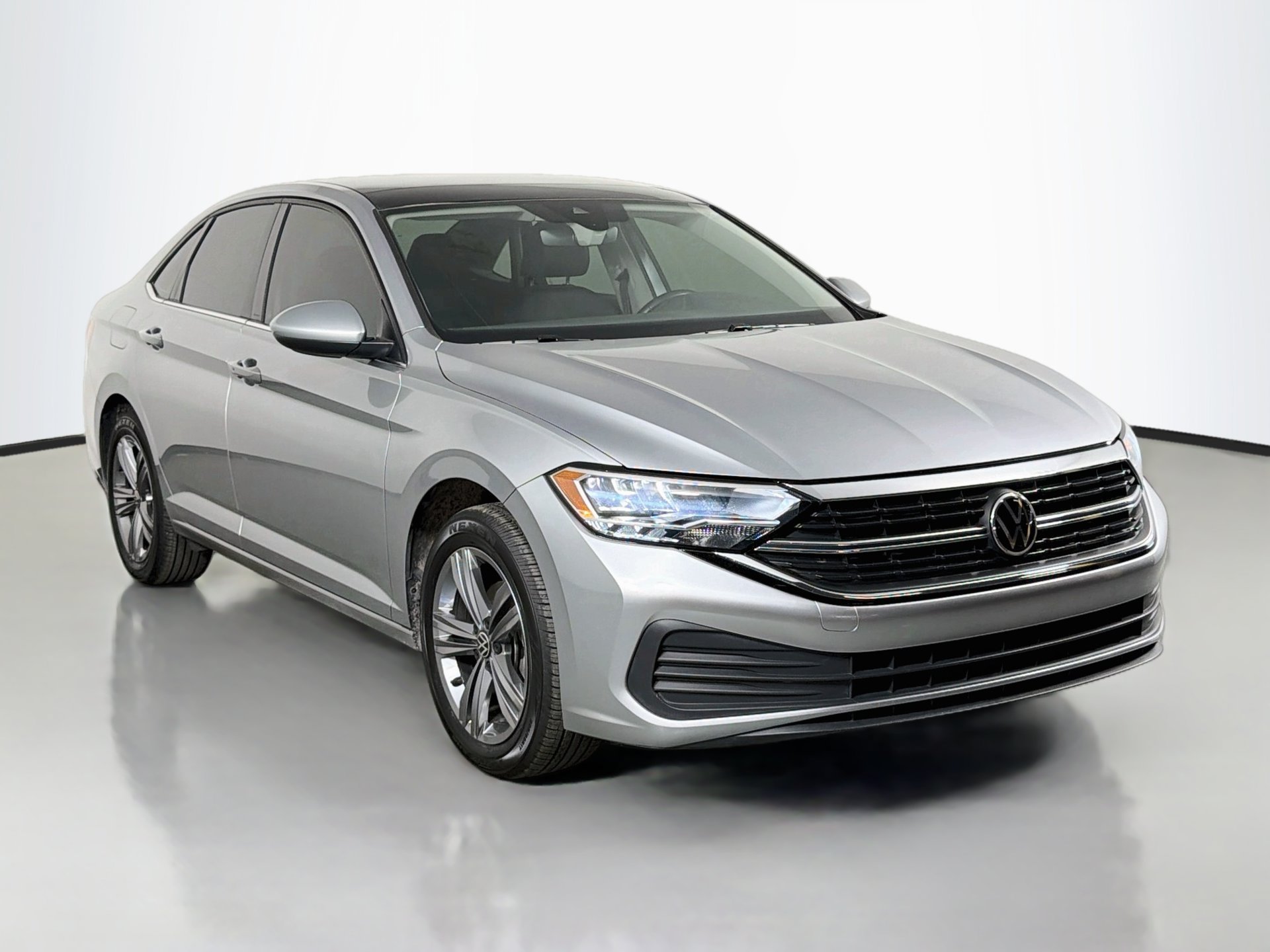 Certified 2023 Volkswagen Jetta SE FWD image 3