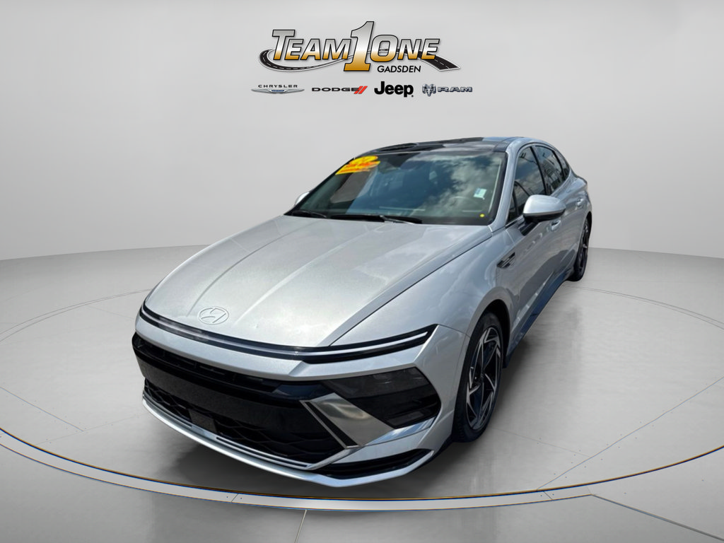Used 2024 Hyundai Sonata SEL w/ Convenience Package FWD image 4