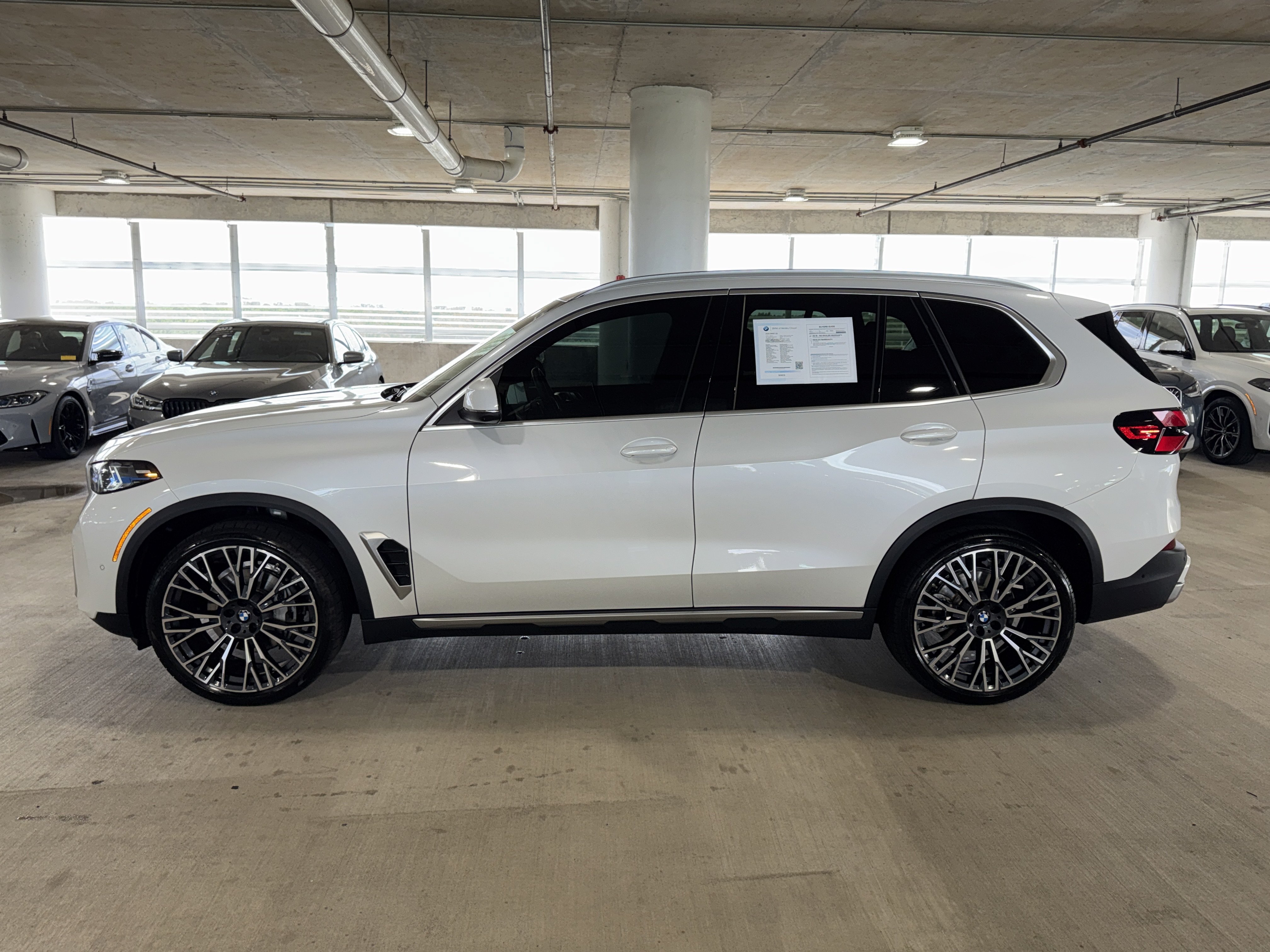 Used 2026 BMW X5 xDrive40i w/ Climate Comfort Package AWD/4WD image 5
