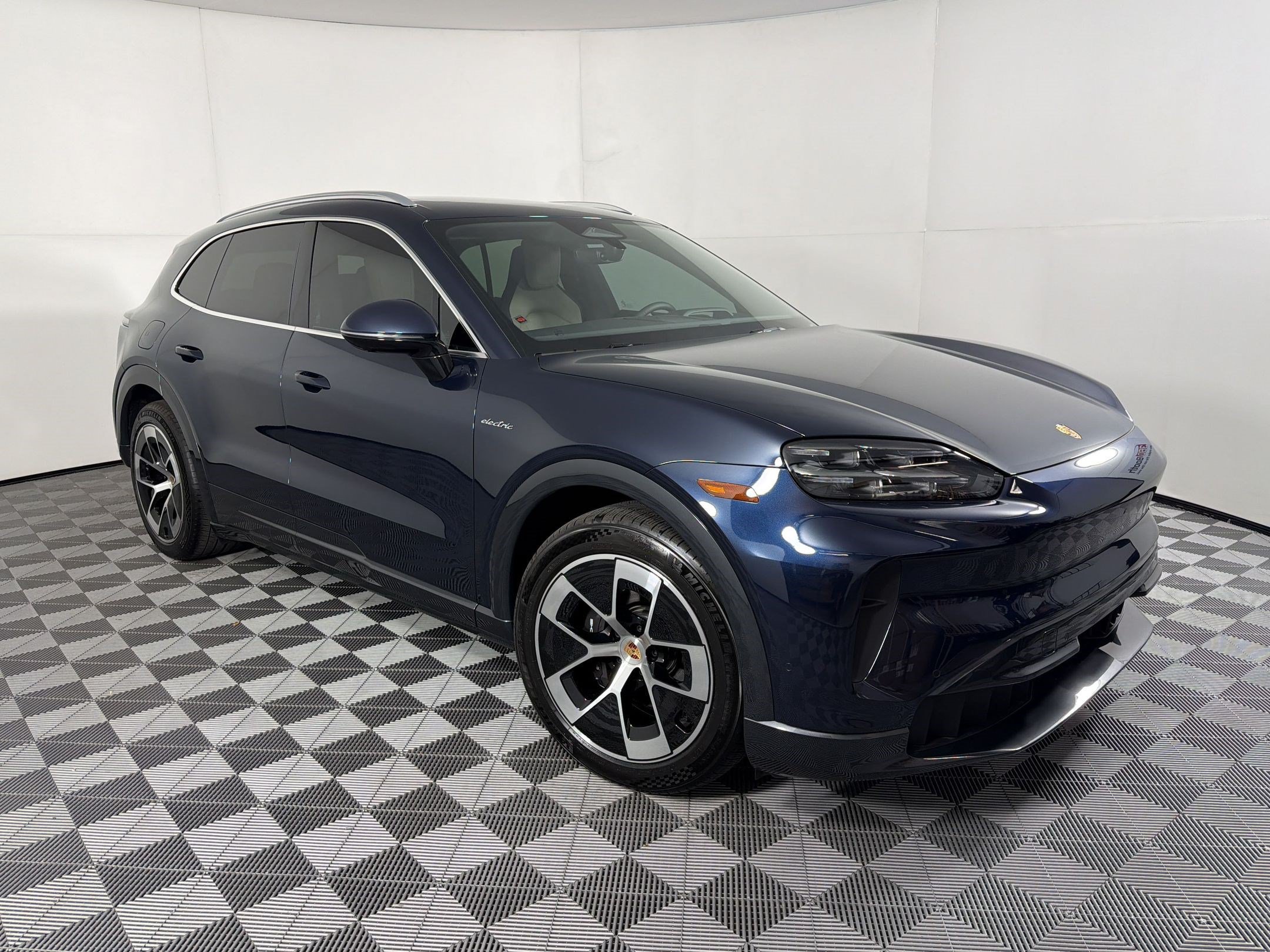 New 2026 Porsche Cayenne Electric AWD/4WD image 7
