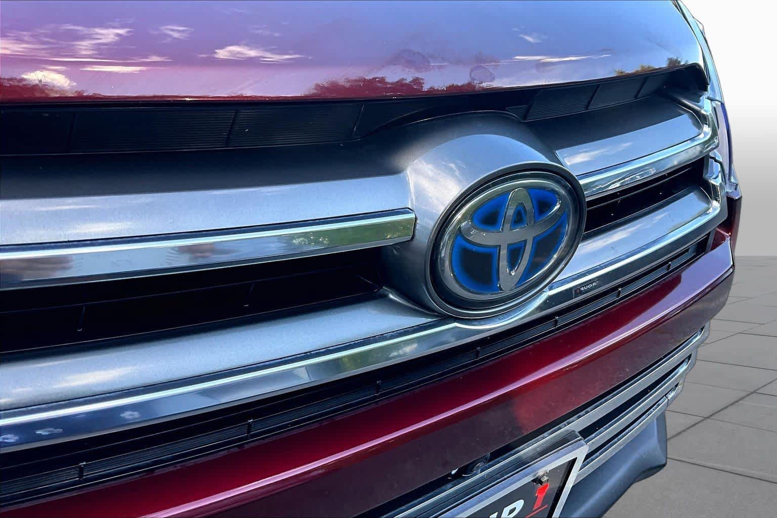 Used 2019 Toyota Highlander Limited Platinum AWD/4WD image 29