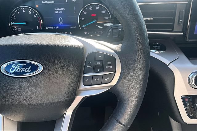 Used 2024 Ford Explorer XLT w/ Equipment Group 202A AWD/4WD image 17