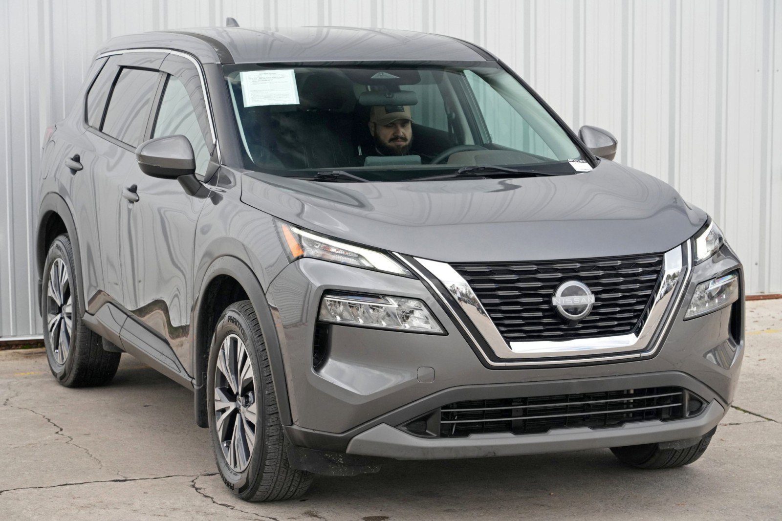 Used 2022 Nissan Rogue SV image 48