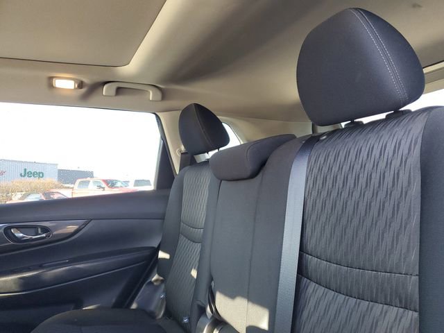 Used 2019 Nissan Rogue SV image 29