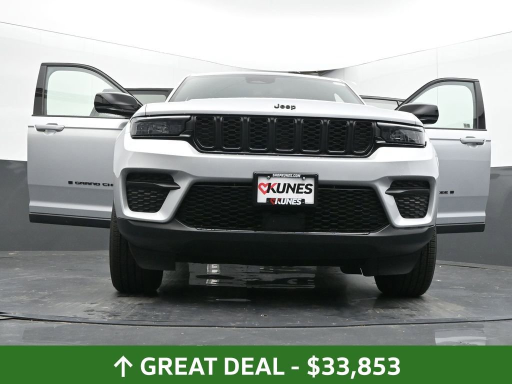 Used 2024 Jeep Grand Cherokee Altitude image 72