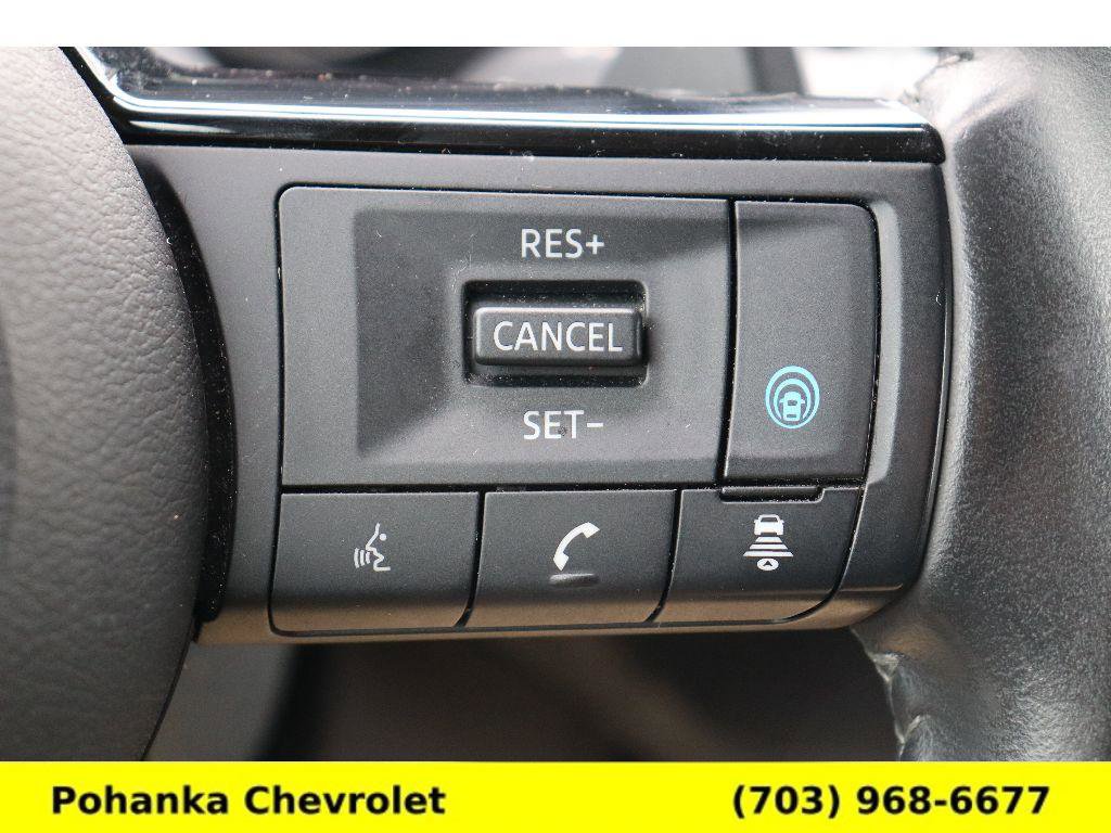Used 2022 Nissan Pathfinder SV image 12