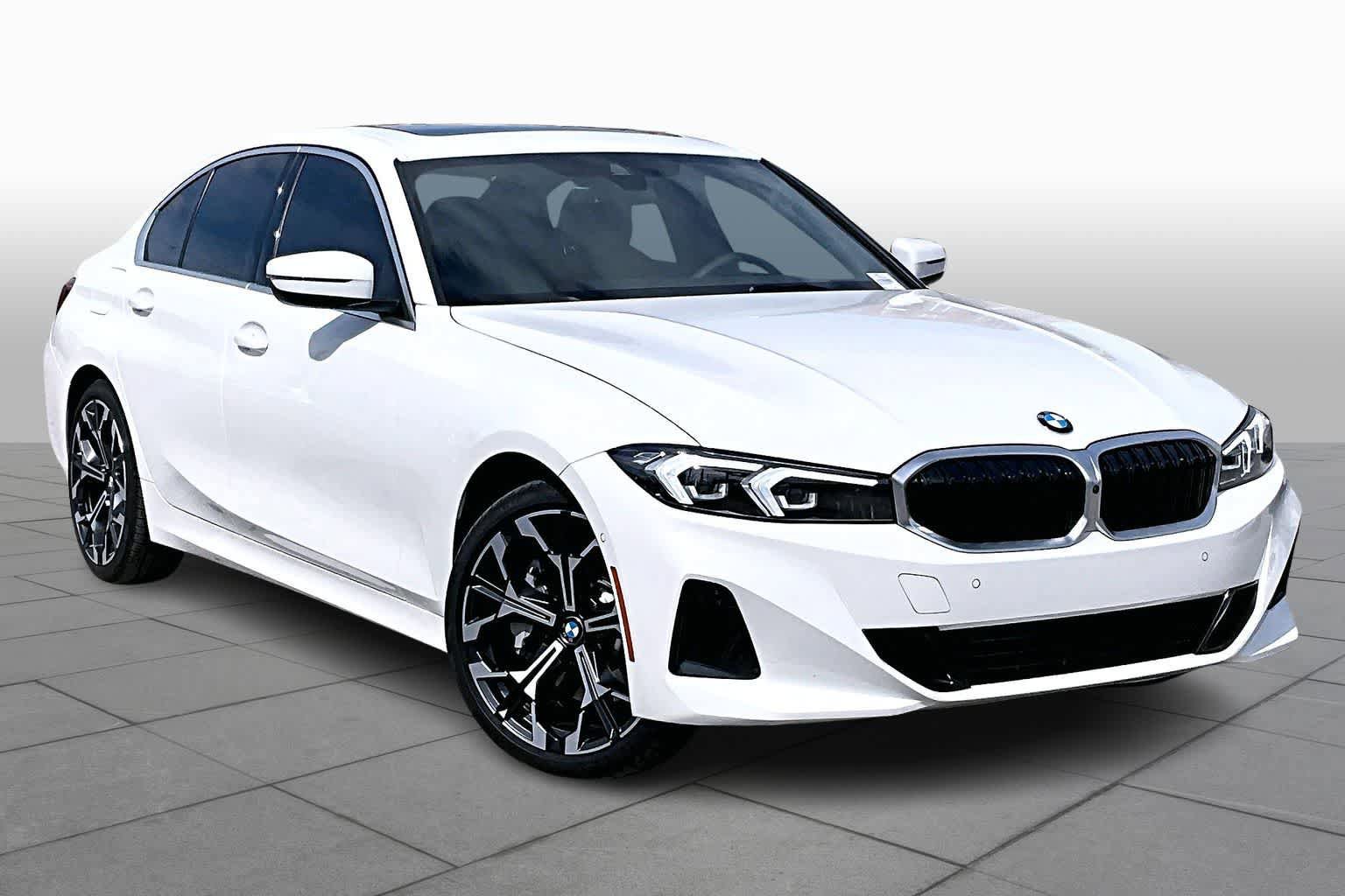 Used 2026 BMW 330i Sedan w/ Convenience Package RWD image 2