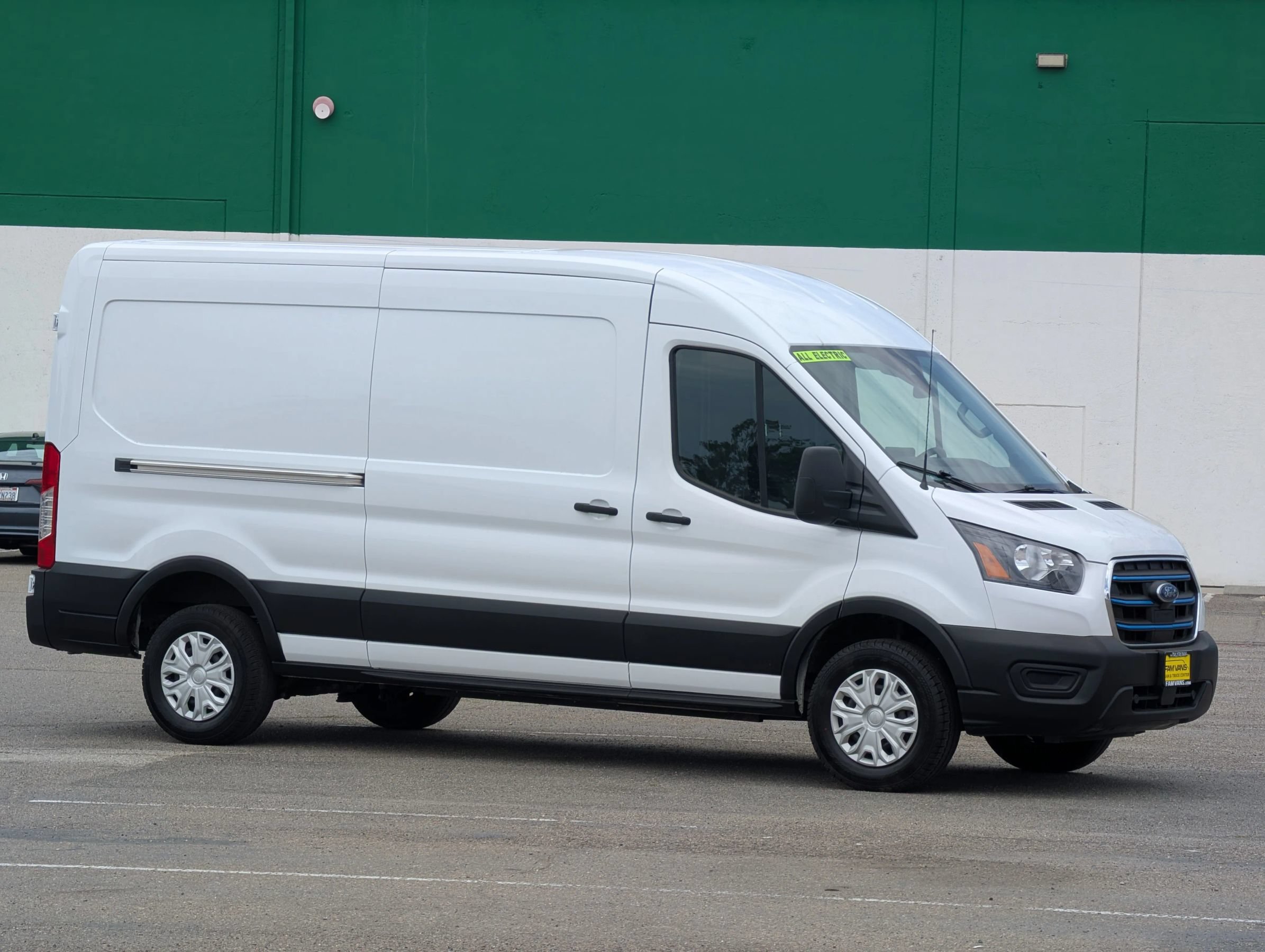 Used 2023 Ford E-Transit Medium Roof RWD image 1