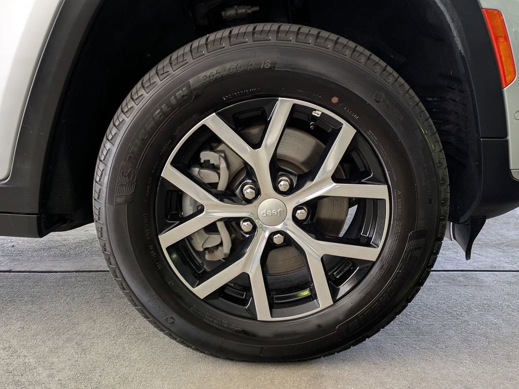 Used 2024 Jeep Grand Cherokee L Limited w/ Luxury Tech Group II image 29