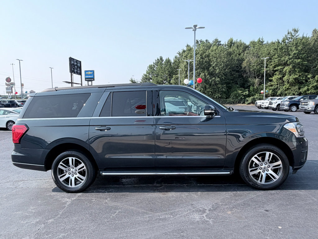 Used 2022 Ford Expedition Max XLT RWD image 4