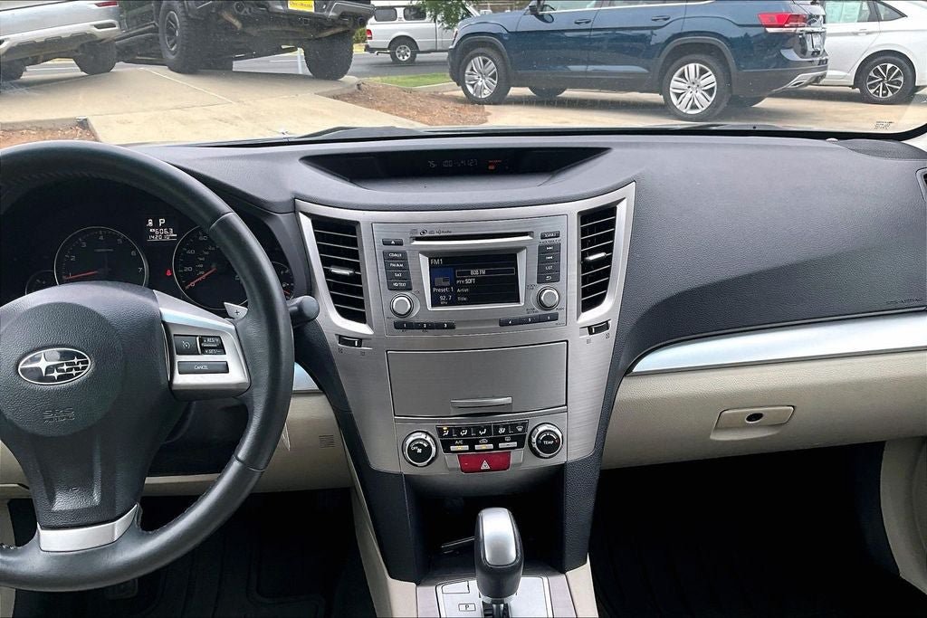 Used 2014 Subaru Outback 2.5i Premium w/ Moonroof Package AWD/4WD image 5