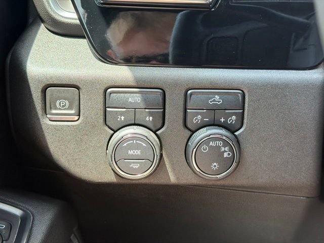 Used 2023 Chevrolet Silverado 1500 LT AWD/4WD image 40