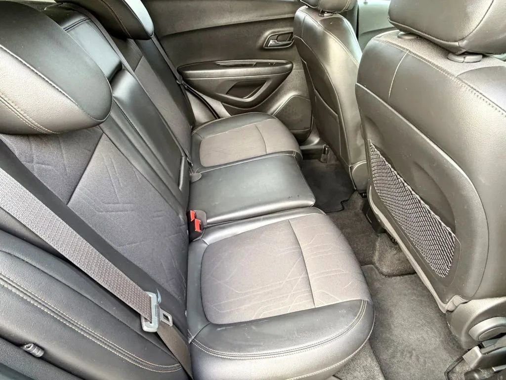 Used 2018 Chevrolet Trax LT w/ LT Convenience Package image 14