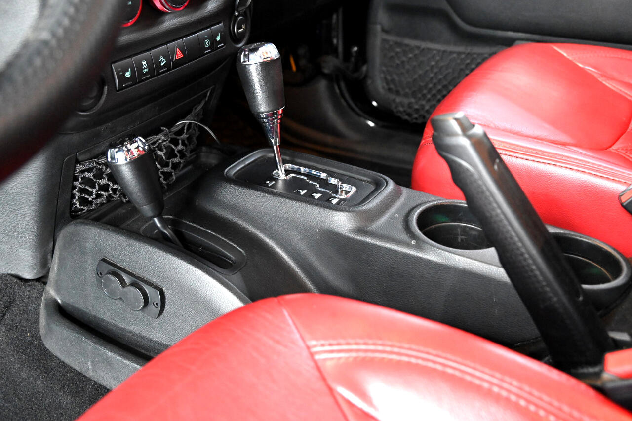 Used 2018 Jeep Wrangler Unlimited Rubicon w/ Cold Weather Group image 33