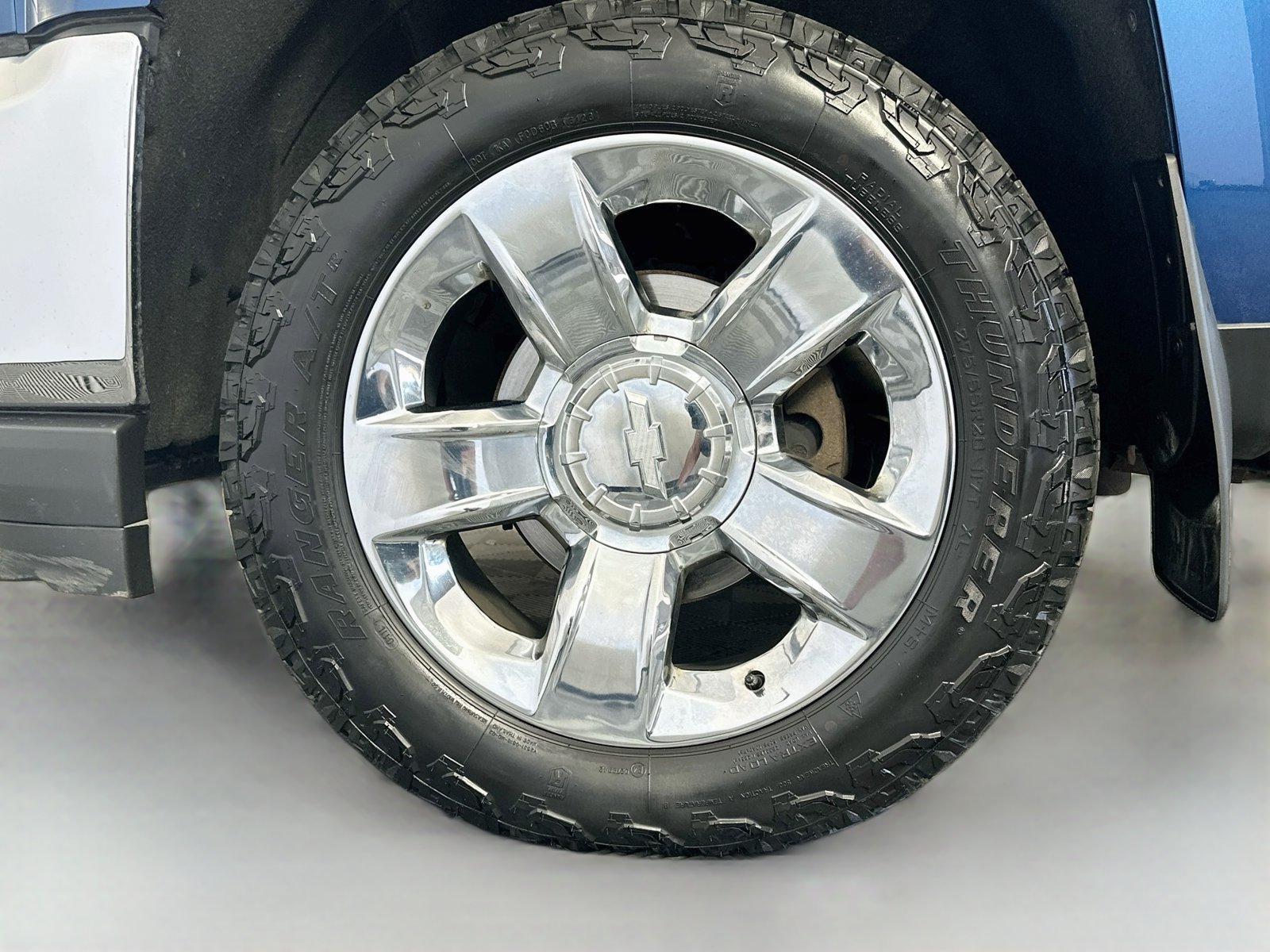 Used 2018 Chevrolet Silverado 1500 LT w/ LT Eassist Package AWD/4WD image 29