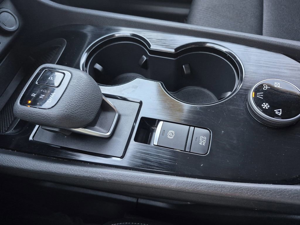 Used 2024 Nissan Rogue SV image 24