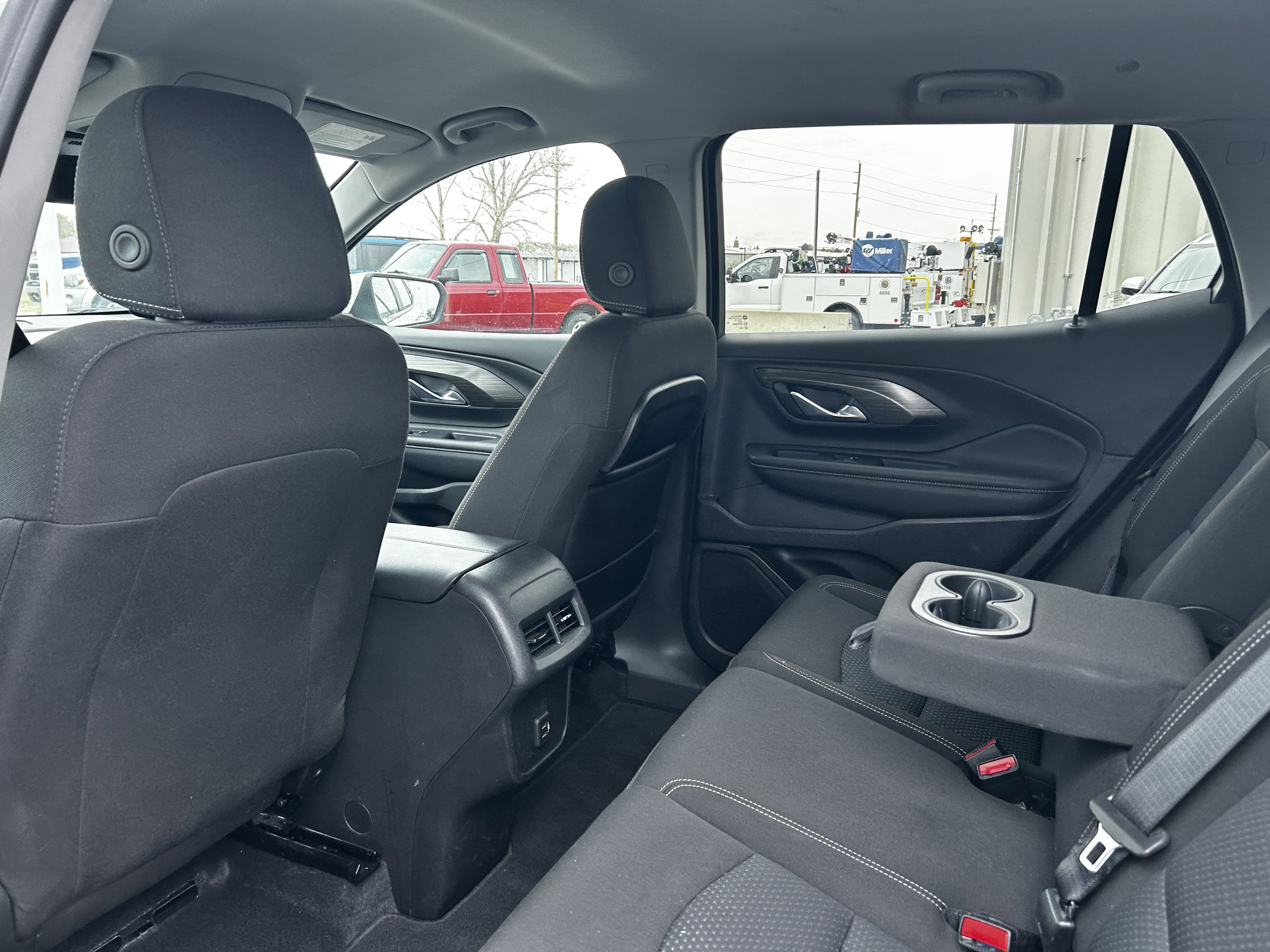 Used 2024 GMC Terrain SLE image 11