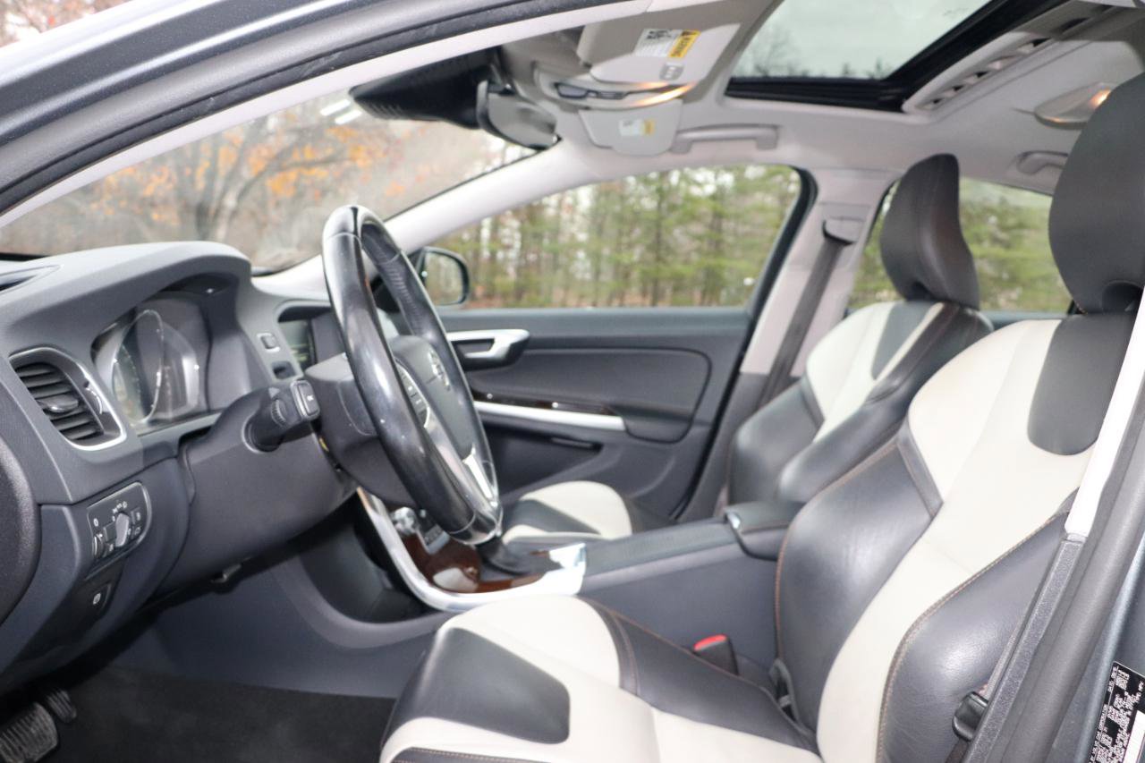 Used 2016 Volvo S60 T5 Cross Country Platinum AWD/4WD image 10