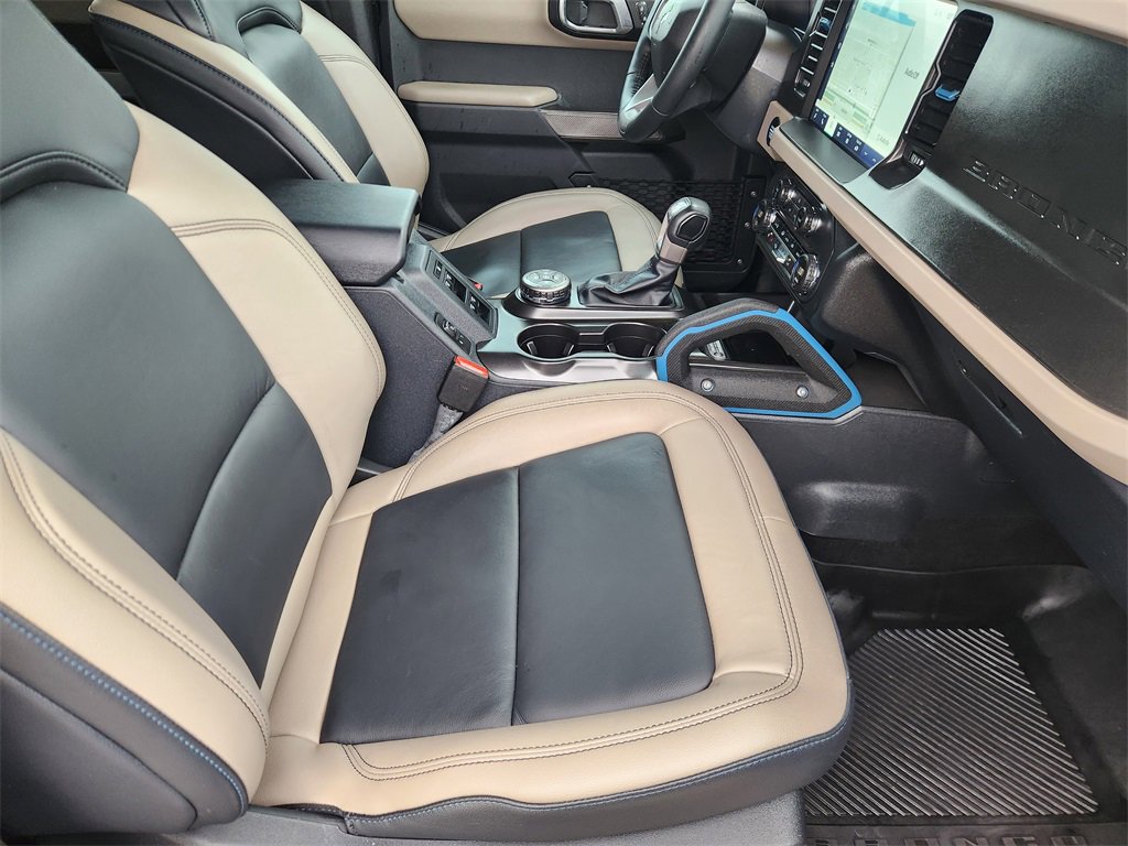 Used 2023 Ford Bronco Wildtrak image 14