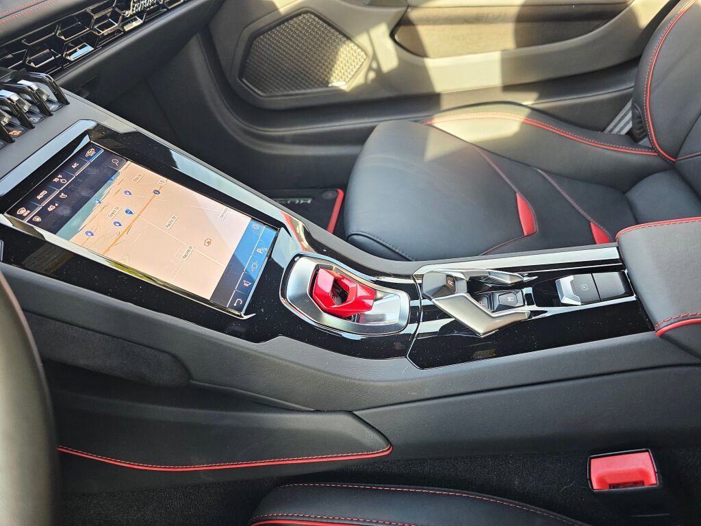 Used 2020 Lamborghini Huracan EVO image 25