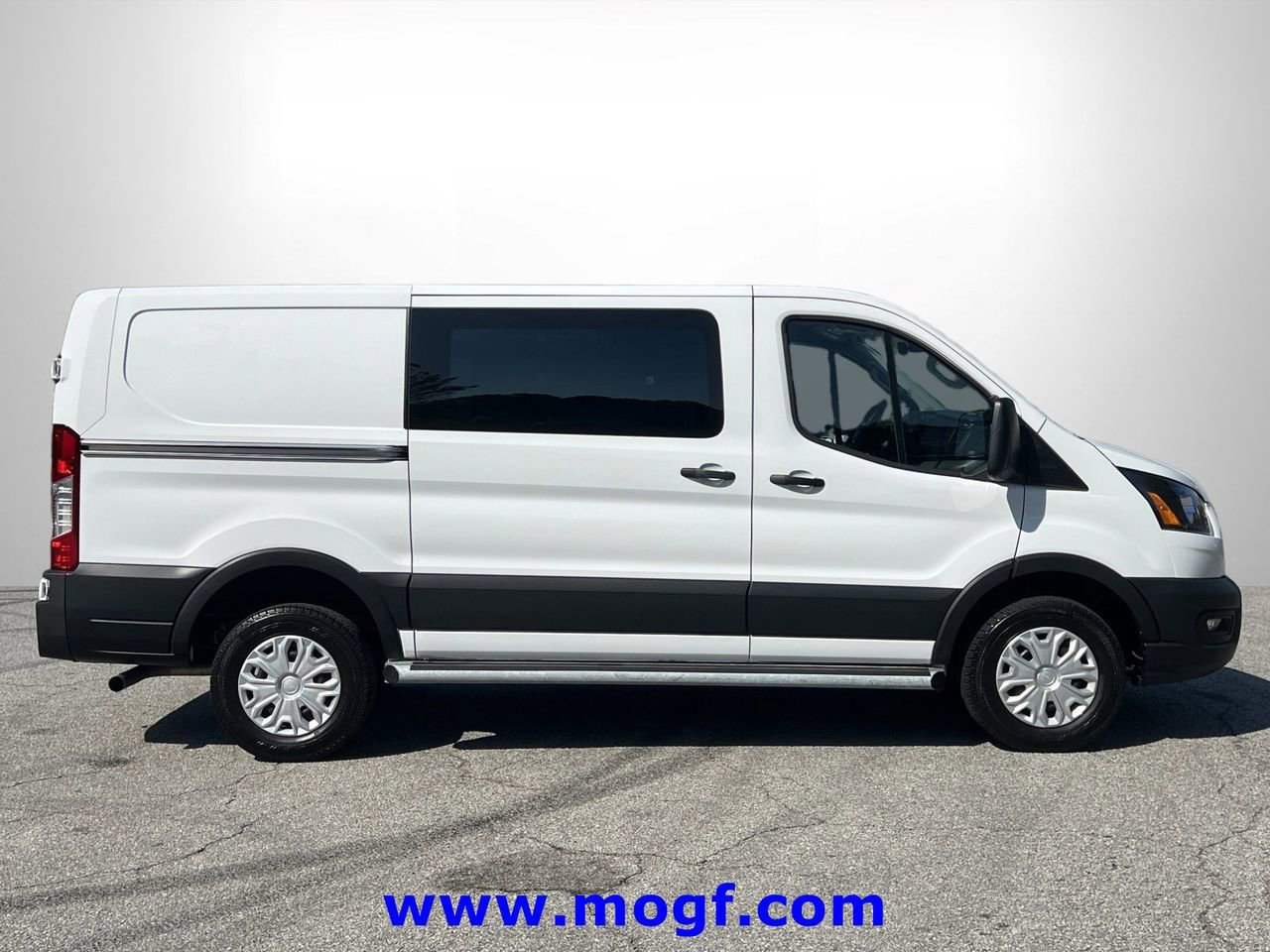 Used 2024 Ford Transit 250 Low Roof w/ Exterior Upgrade Package image 25