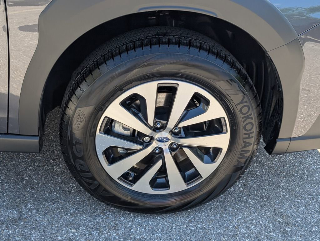 Used 2025 Subaru Outback Premium image 19