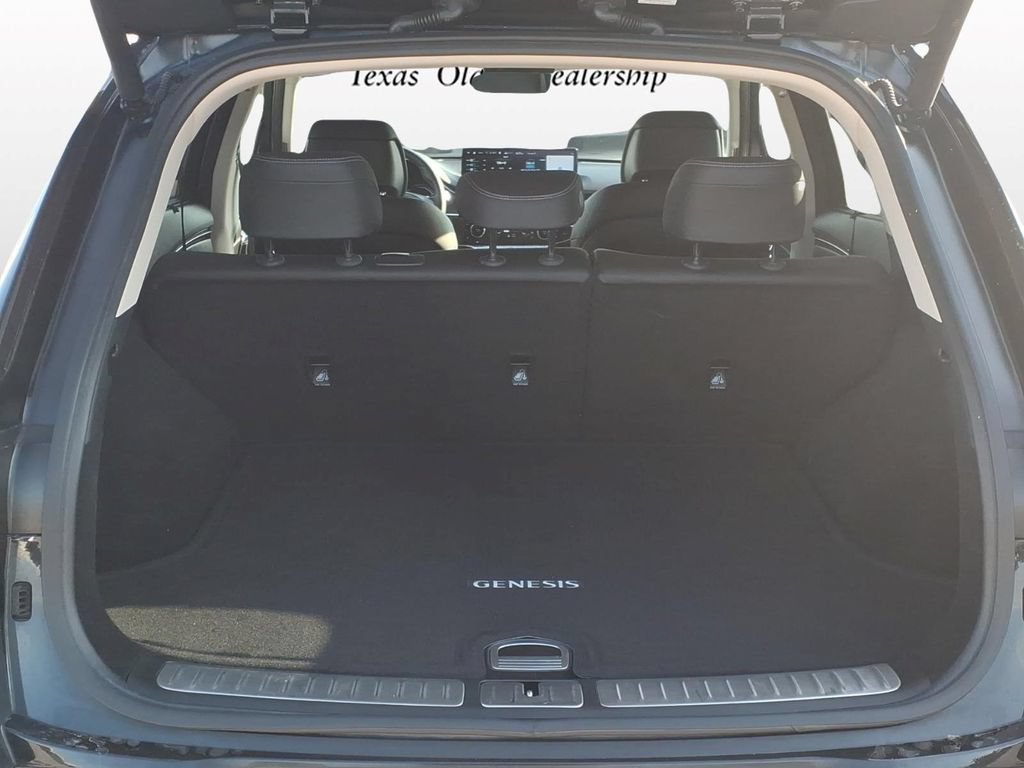 Used 2023 Genesis GV70 2.5T w/ Advanced Package AWD/4WD image 10