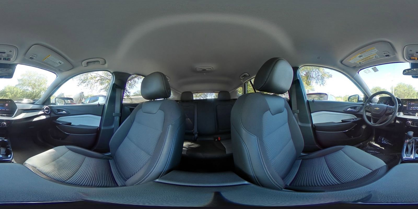 Used 2025 Chevrolet Trax LT image 41