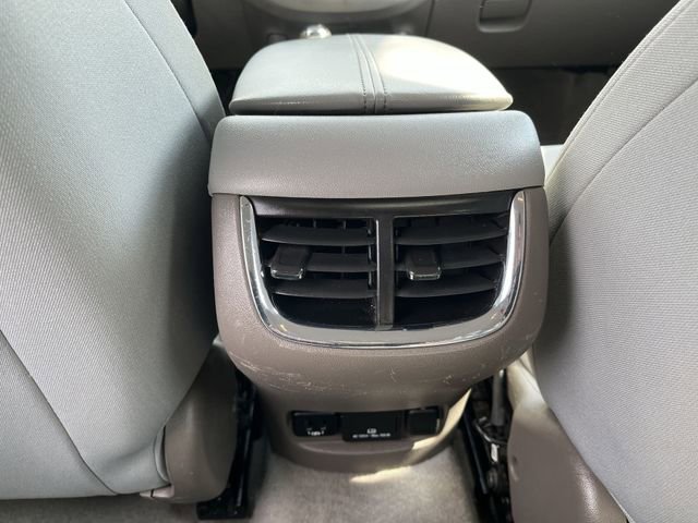 Used 2017 Chevrolet Malibu LT FWD image 23