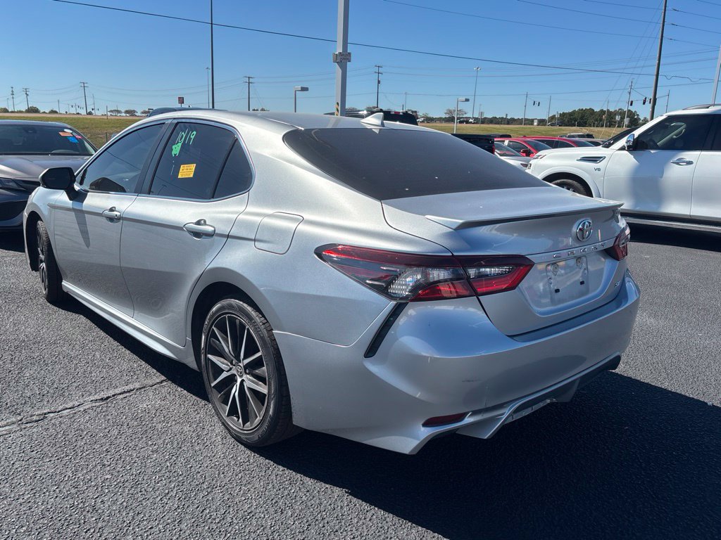Used 2023 Toyota Camry SE FWD image 4