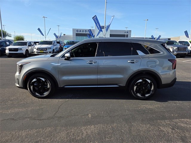 Used 2025 Kia Sorento EX image 4