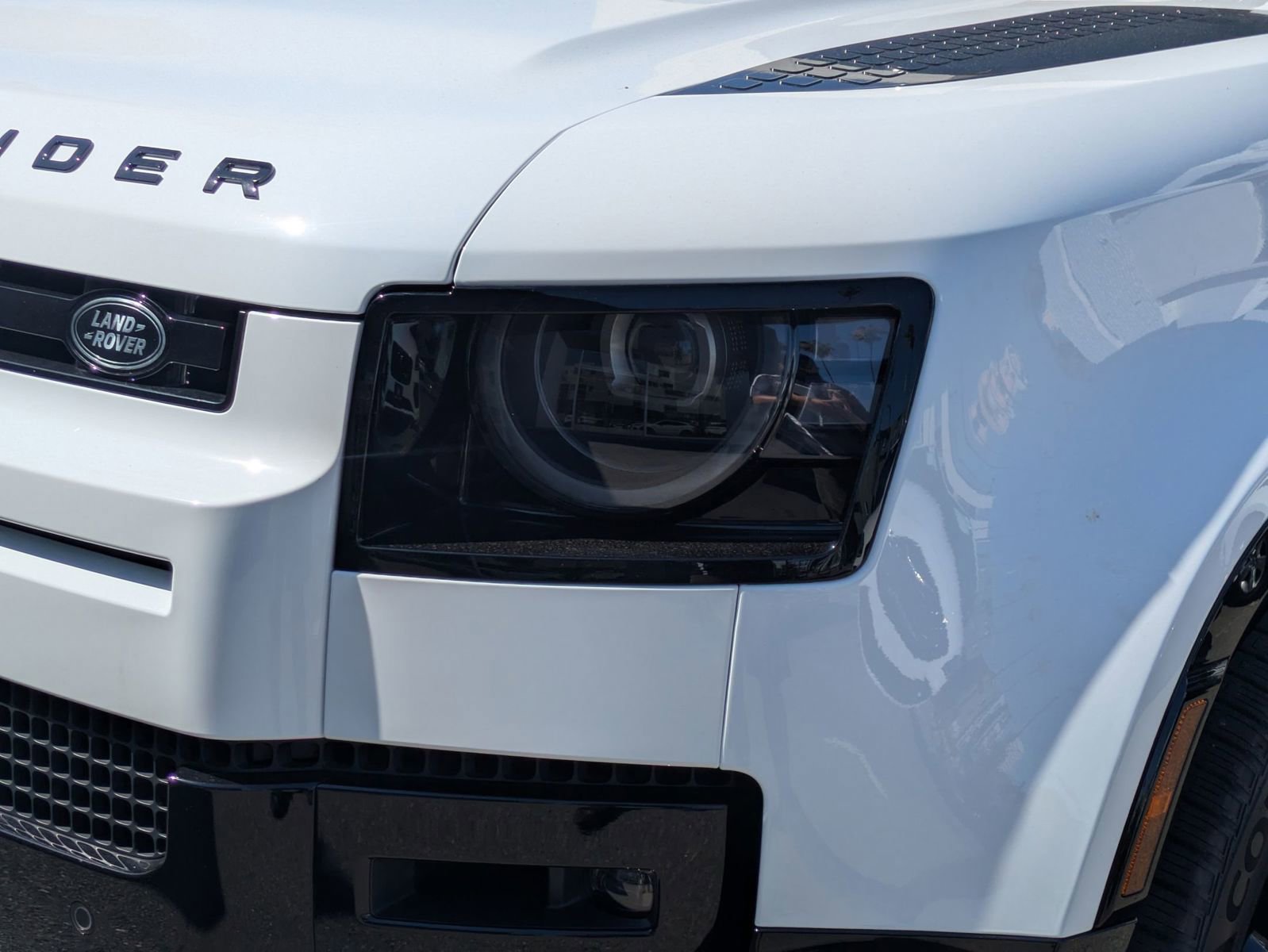 New 2026 Land Rover Defender 110 X-Dynamic SE AWD/4WD image 9